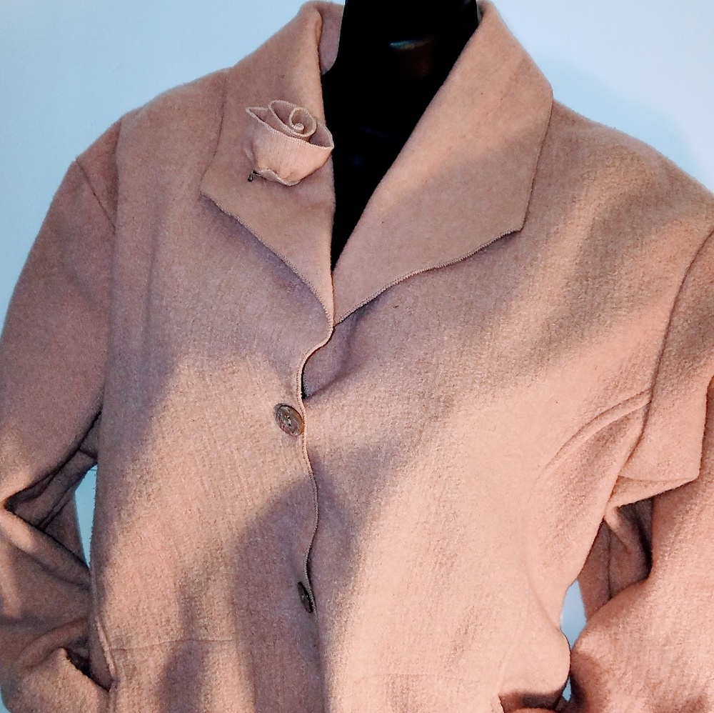π Pretty Pale Pink Rose Gold Jacket - Picture 3 of 7